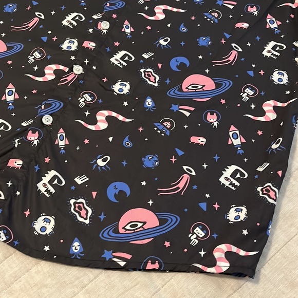 KINWAMONSTER ‘Galaxy’ Alien Print Unisex Button Up Shirt - Picture 7 of 12